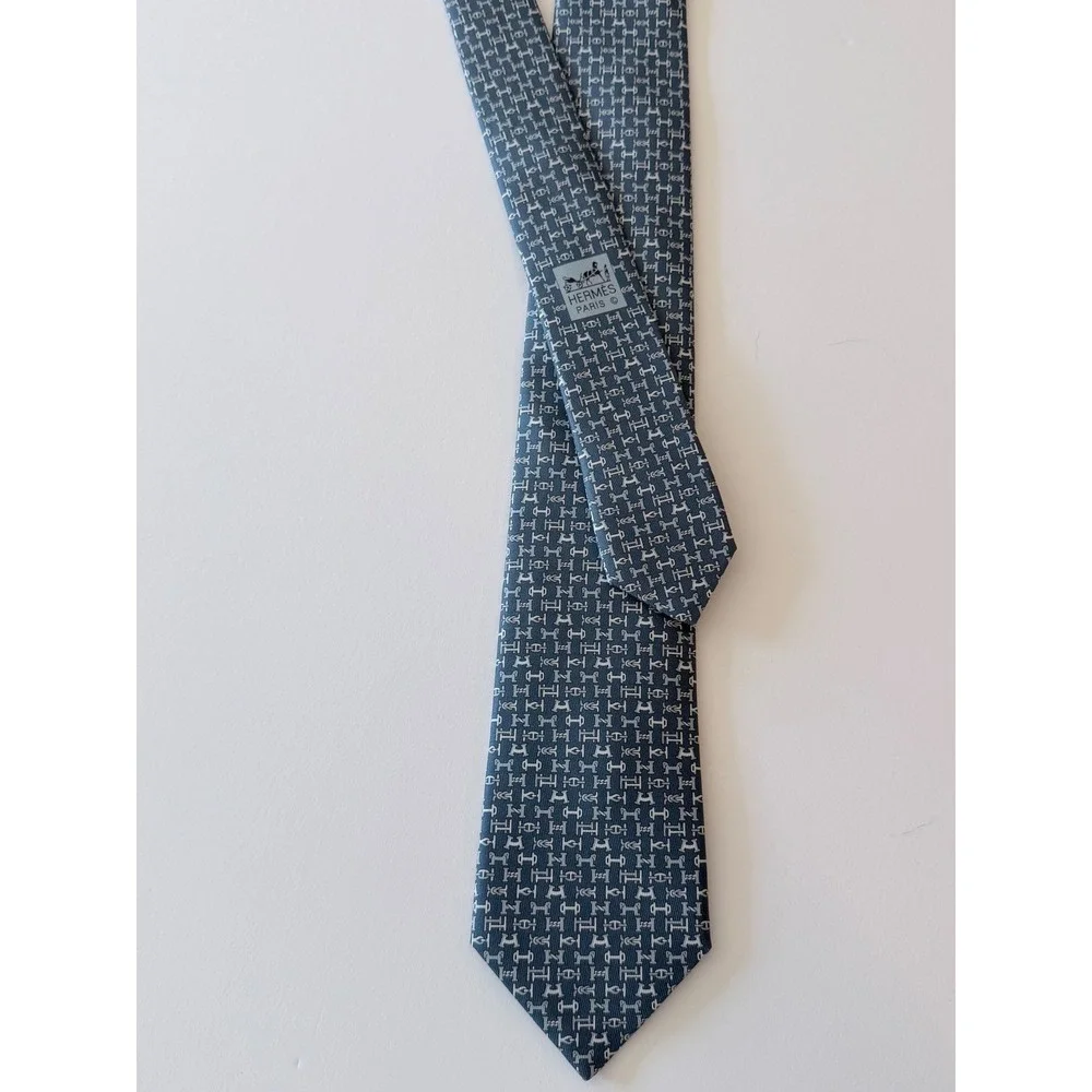 Hermes Mens Silk Twill Tie Boucles en Vrac Blue 006375T 12 NIB